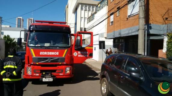 Apenas um princípio de incêndio devido a moradora ter deixado o fogão ligado