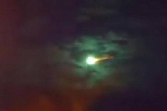 Especialistas acreditam que pode ser um meteoro ou fragmento de lixo especial