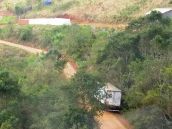 Veículo trafegava entre Quilombo 

e Coronel Freitas, na manhã desta terça