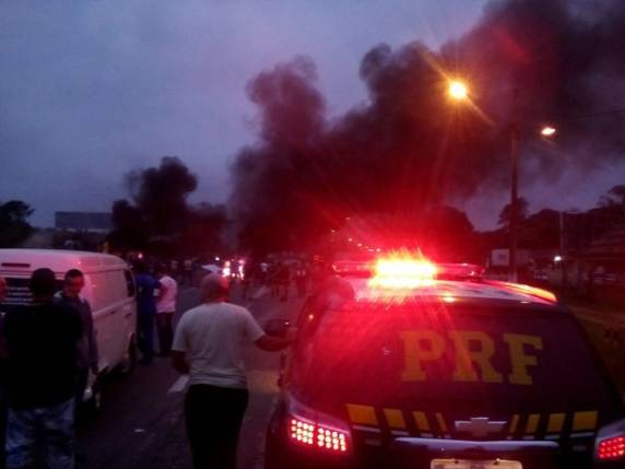 Protesto foi motivado pela morte de um menino de 4 anos na rodovia