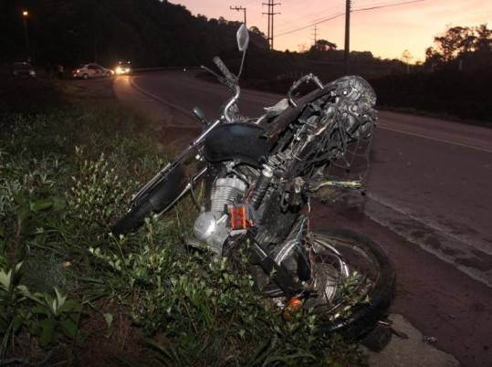 Condutor do carro 

estava embriagado e não prestou socorro, diz PMRv