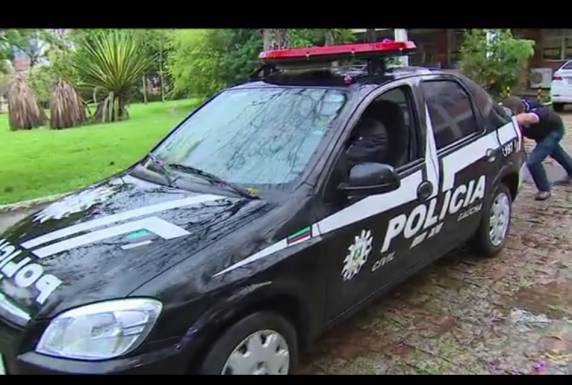 Em uma delegacia da capital, viaturas não pegam e é preciso empurrar