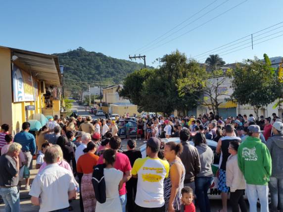 Homens foram encontrados na manhã deste sábado (29)