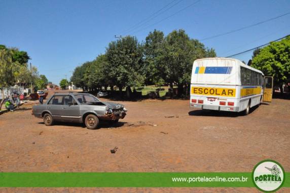 Acidente aconteceu no início da tarde desta segunda-feira