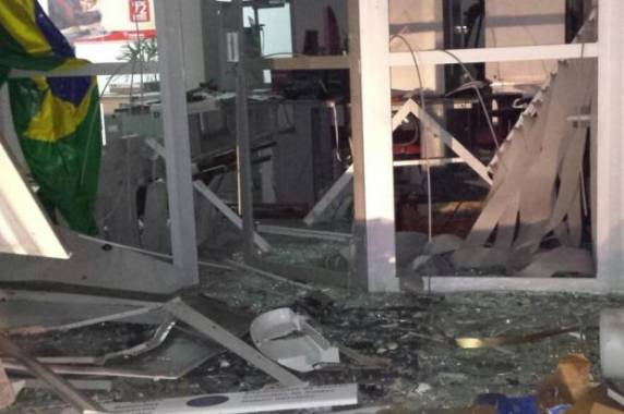 Quadrilha disparou mais de 20 tiros contra quartel da PM 

em Pouso Redondo