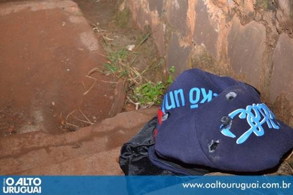 Foram utilizadas armas de fogo e armas brancas no ataque que deixou um homem morto e quatro pessoas feridas em Frederico Westphalen