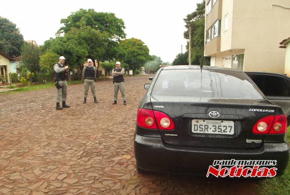 Automóvel Corola 

foi levado durante um furto a uma residência