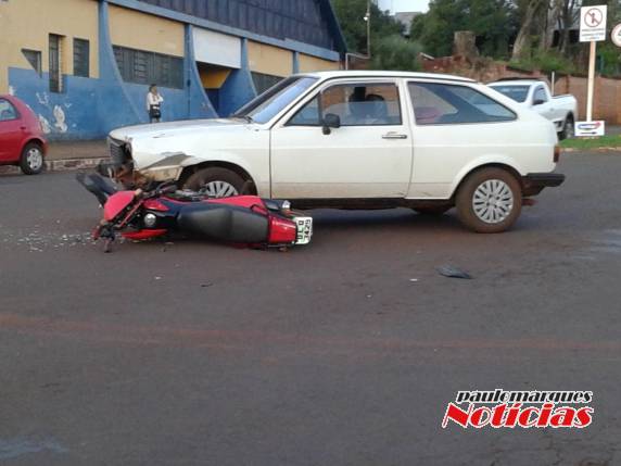 Veículos 

colidiram na esquina do ginásio Pacelli