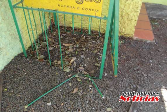 O proprietário só percebeu o furto ao levantar pela manhã