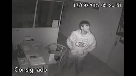 Donos do estabelecimento acompanharam a ação do bandido pelo sistema de vigilância instalado no celular
