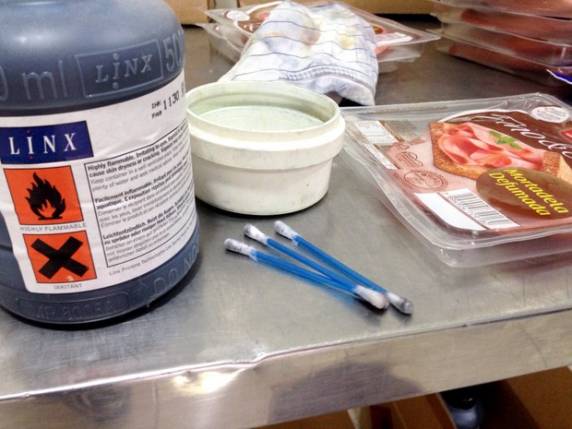 Polícia apreendeu 10 t de produtos como carnes, presunto e maionese