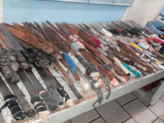 Policiais militares e agentes da Susepe realizaram pente fino em presídio