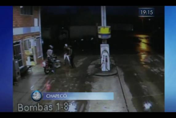 A ação dos criminosos durou apenas 30 segundos, no domingo (27)