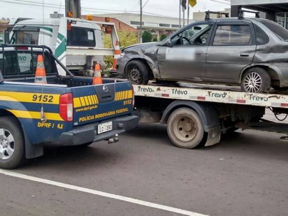 Condutor bateu o carro na Ponte do Jacuí, na BR-290, nesta sexta (2)