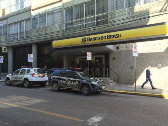 Funcionários só perceberam o arrombamento quando chegaram para trabalhar, na manhã desta segunda-feira