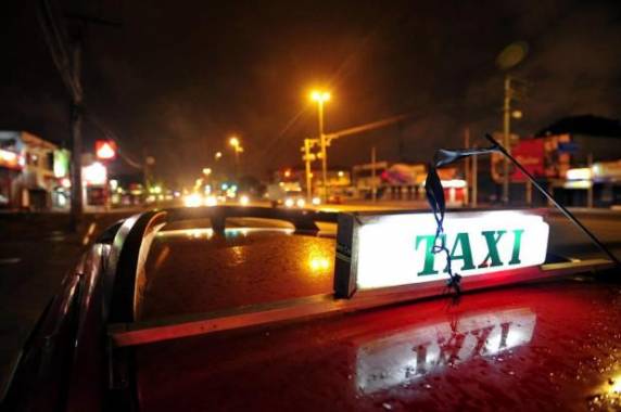 Estudante de 18 anos notou que motorista do veículo mudou a rota na Zona Leste da 

Capital
