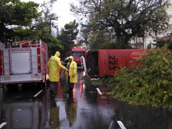 Uma terceira vítima foi encaminhada ao 

hospital em estado grave