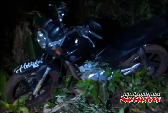 Veículo 

foi encontrado em um matagal