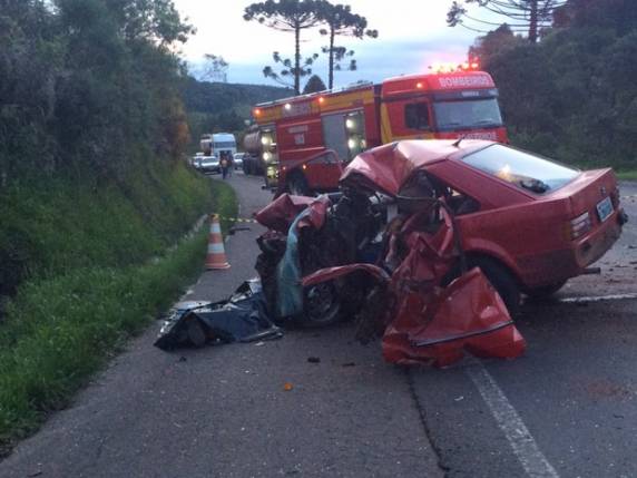 Veículo de homem de 42 anos colidiu de frente com caminhão no Oeste