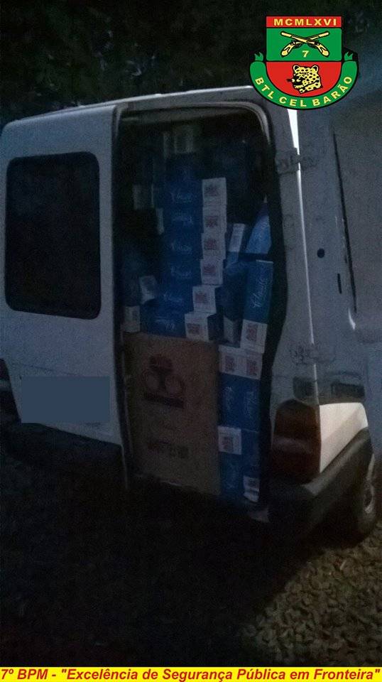 Um veículo foi abordado nesta manhã