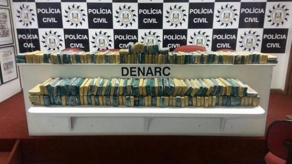 No 

total, foram apreendidos 200 tijolos da droga