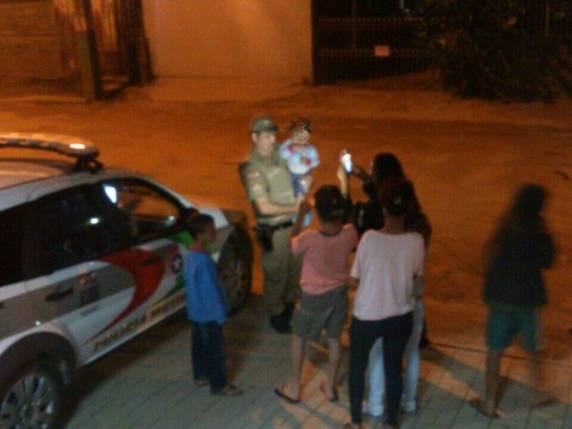 Ela abordou vizinhos de prédio em Camboriú e pediu pedras de crack