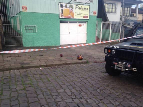 Junto com um comparsa, homem 

trocou tiros com um PM que flagrou crime