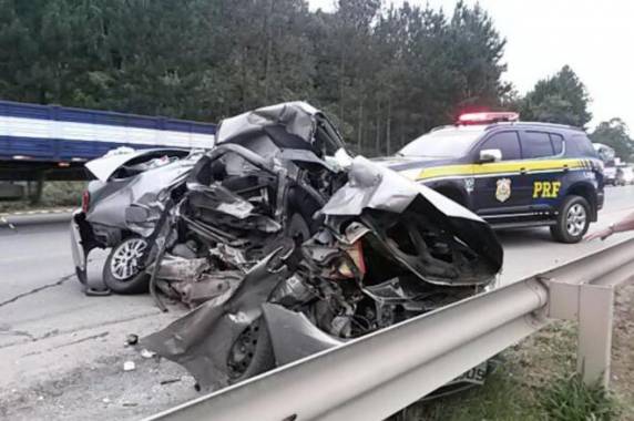 Colisão frontal ocorreu no Km 177 em Pouso Redondo SC