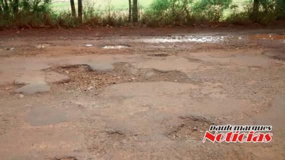Motoristas contabilizam prejuízos com pneus e 

suspensão de veículos