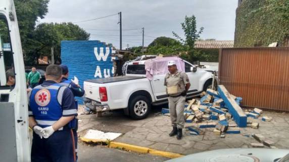 Dono de posto de combustíveis foi baleado pelos criminosos no Bairro Canudos