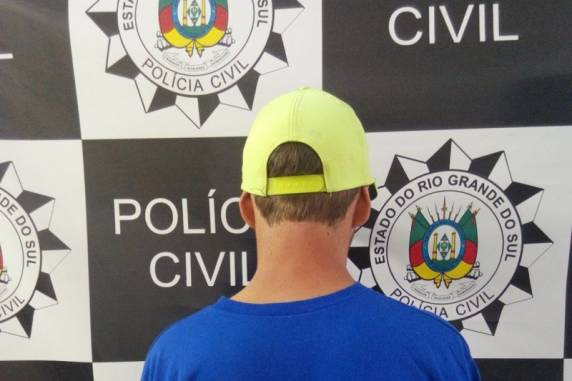 Homem foi preso após investigações da polícia de 

Santa Rosa