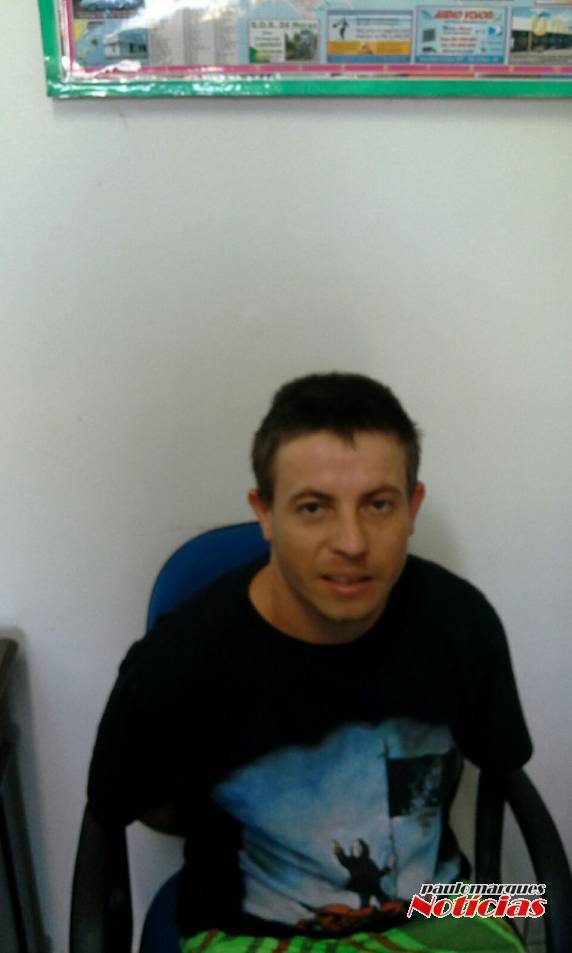 Homem possuía um 

mandado de prisão em aberto