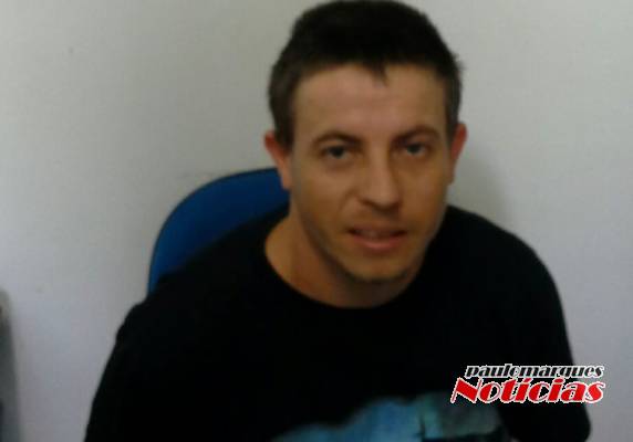 Homem possuía um 

mandado de prisão em aberto