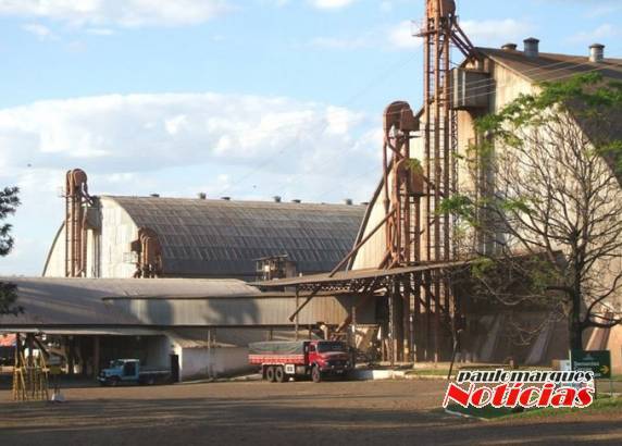 A vítima caiu dentro de um silo da Cotrirosa com grande quantidade de grãos de milho