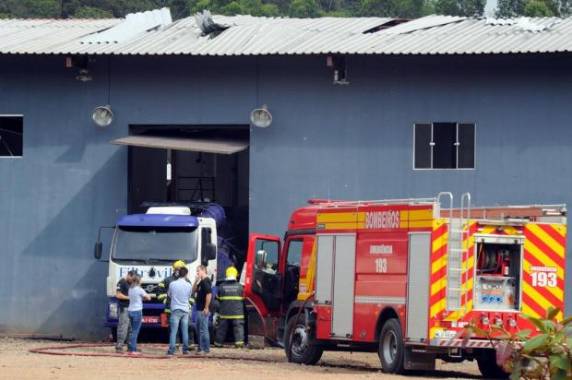 Acidente ocorreu no começo da manhã 

no km 38 da BR-280. Por causa do trânsito lento, outra pessoa ficou ferida num acidente na frente da oficina