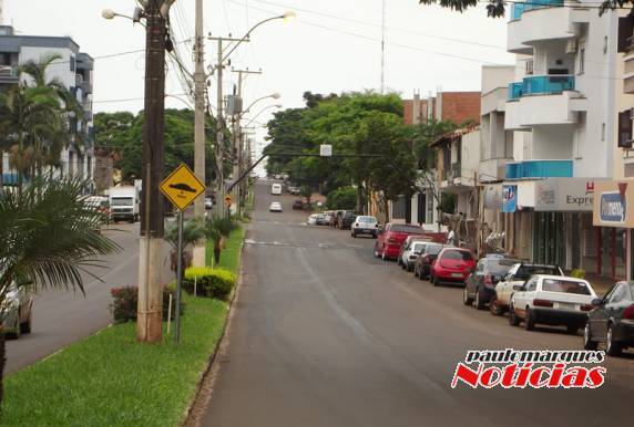 População também pede a repintura das faixas de segurança na AV. Senador Alberto Pasquline