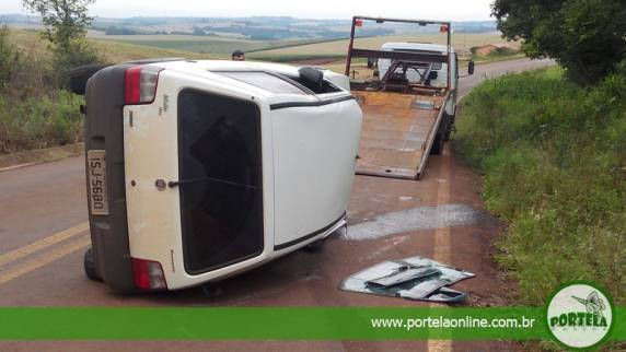 Motorista 

perdeu controle após uma curva e capotou 