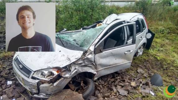 O pai dele, de 52 anos, ficou ferido