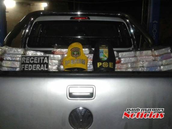 Droga era transportada em caminhonete que foi barrada em Portão, no RS