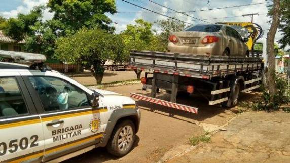 O veículo era transportado em um caminhão