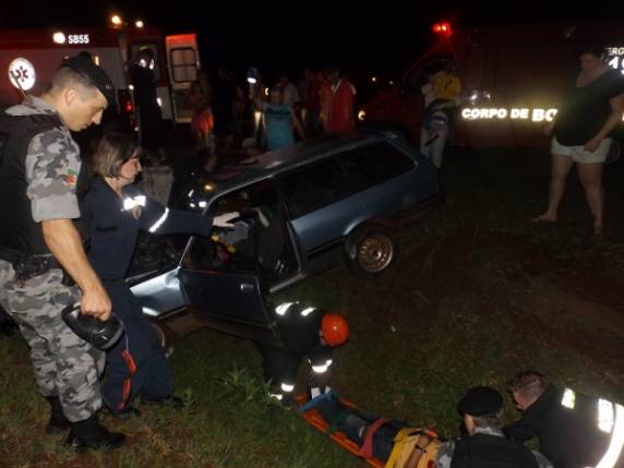 Motorista e passageiros foram levados ao hospital