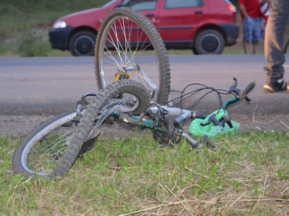 Acidente aconteceu na noite de sábado (28), no km 225,2 da rodovia