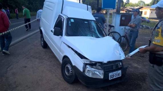 Vítimas estavam em uma motocicleta quando colidiram em um Fiat Fiorino, na RS-464, em Nova Hartz