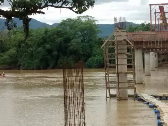 Acidente ocorreu por volta das 11h desta terça (8), durante trabalho