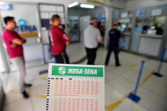 Confira as dezenas sorteadas na noite 

deste sábado (12)