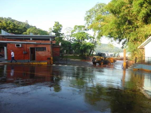 A travessia por balsa voltará a funcionar na tarde desta quinta-feira