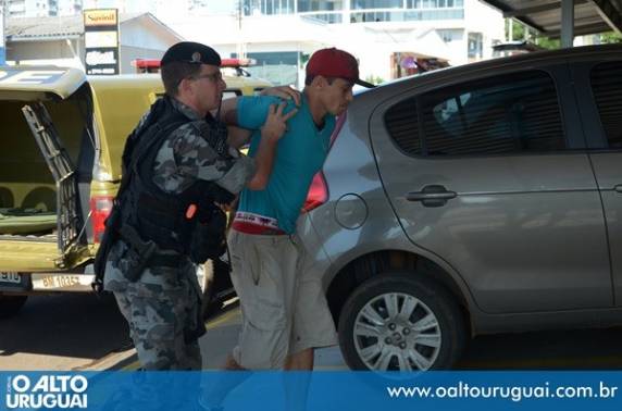 Homem 

é acusado de matar a esposa Berenice de Oliveira no município de Braga. Prisão aconteceu no distrito de Osvaldo Cruz na manhã desta quinta-feira