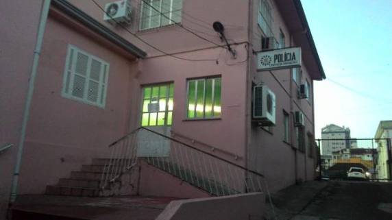Ele foi liberado após depoimento e vai responder pelo crime em liberdade