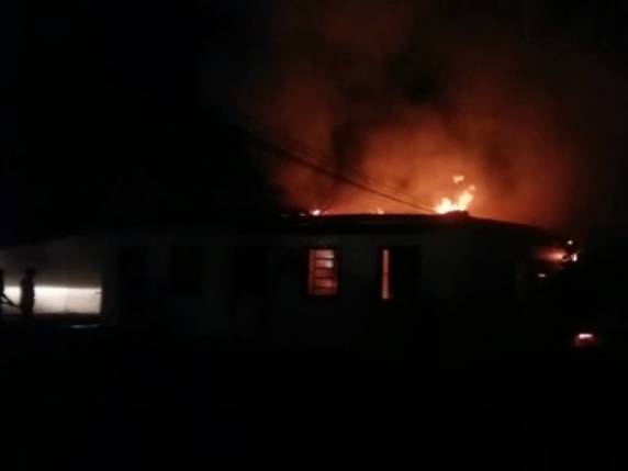 Situação ocorreu na madrugada 

deste sábado (26), em Ouro Verde do Oeste