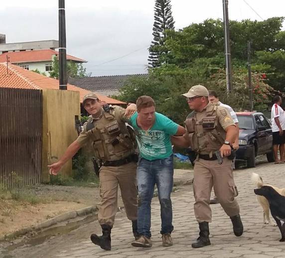 Veículo furtado foi recuperado